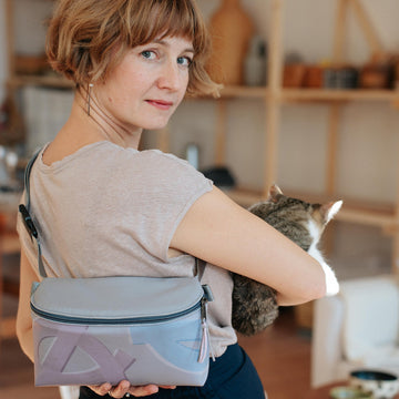 Gloomy Grey MAXI övtáska - PIKURA Limited Edition