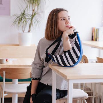 Re:Form Raspberry Fields Mini LUNA Crossbody bag