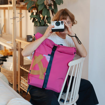 Fresh Fuchsia rolltop hátizsák - PIKURA Limited Edition