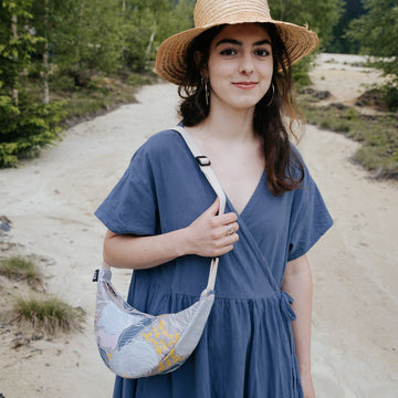 Világos rózsák Mini LUNA Crossbody táska